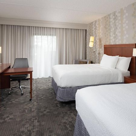 Отель Courtyard Chicago Wood Dale / Itasca Экстерьер фото