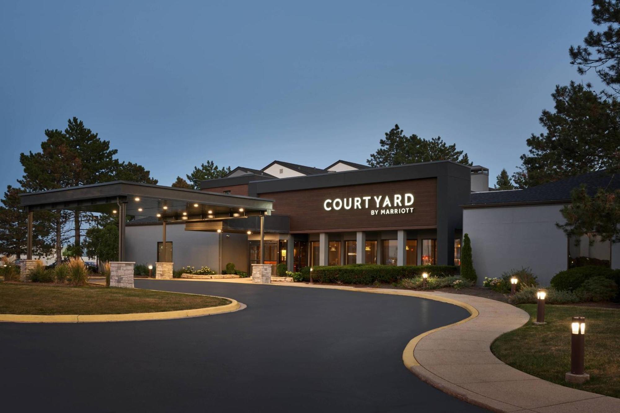 Отель Courtyard Chicago Wood Dale / Itasca Экстерьер фото