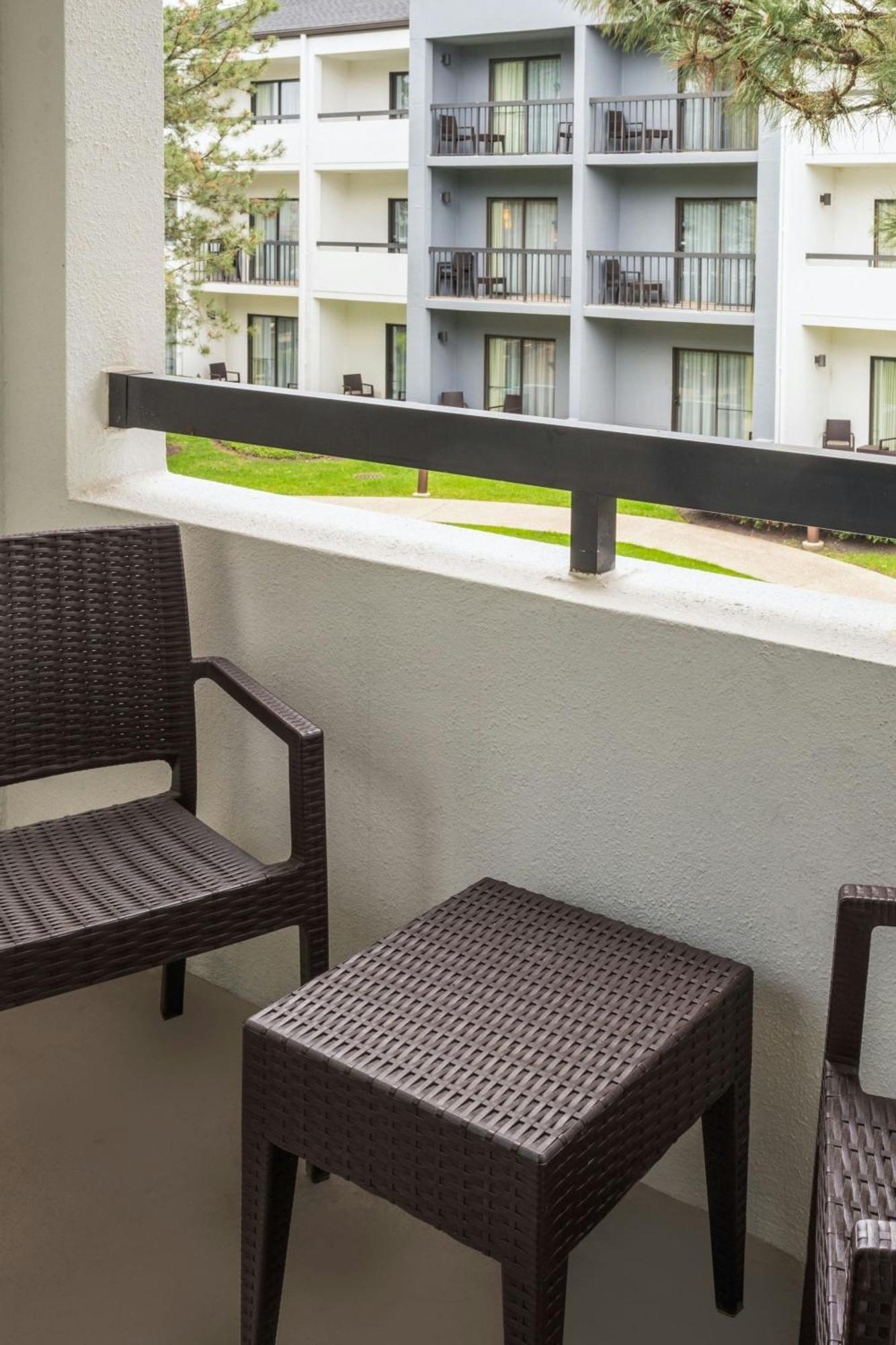 Отель Courtyard Chicago Wood Dale / Itasca Экстерьер фото