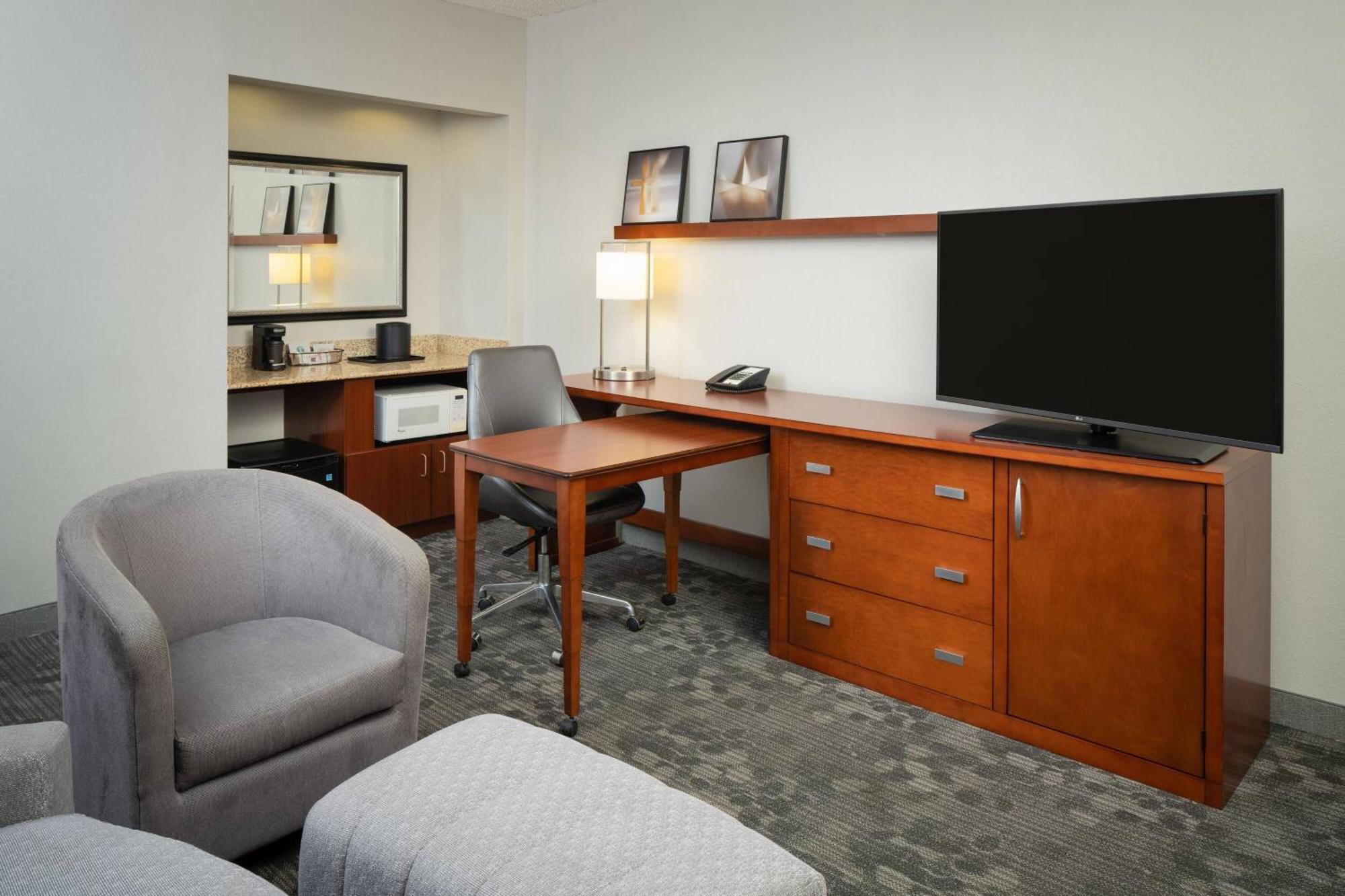 Отель Courtyard Chicago Wood Dale / Itasca Экстерьер фото