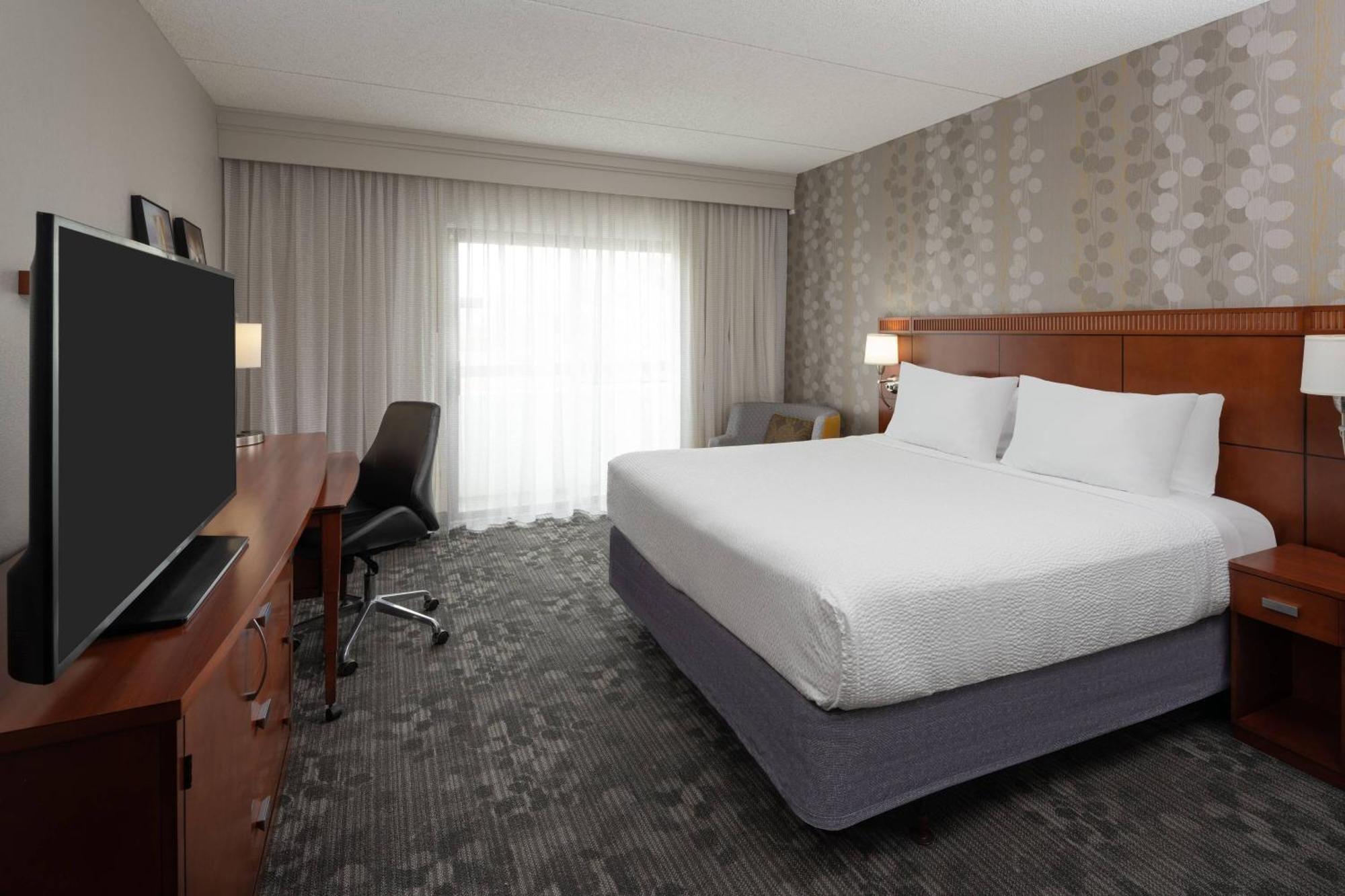Отель Courtyard Chicago Wood Dale / Itasca Экстерьер фото