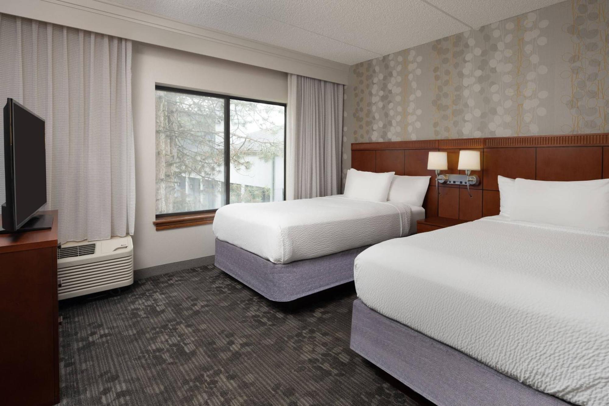 Отель Courtyard Chicago Wood Dale / Itasca Экстерьер фото