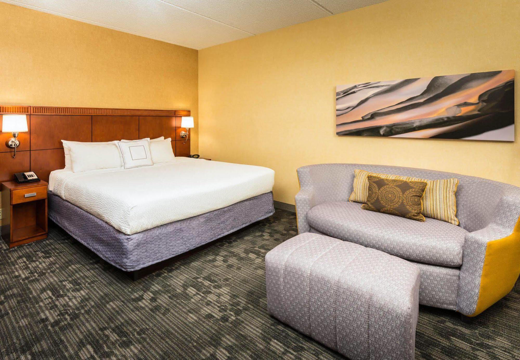 Отель Courtyard Chicago Wood Dale / Itasca Экстерьер фото