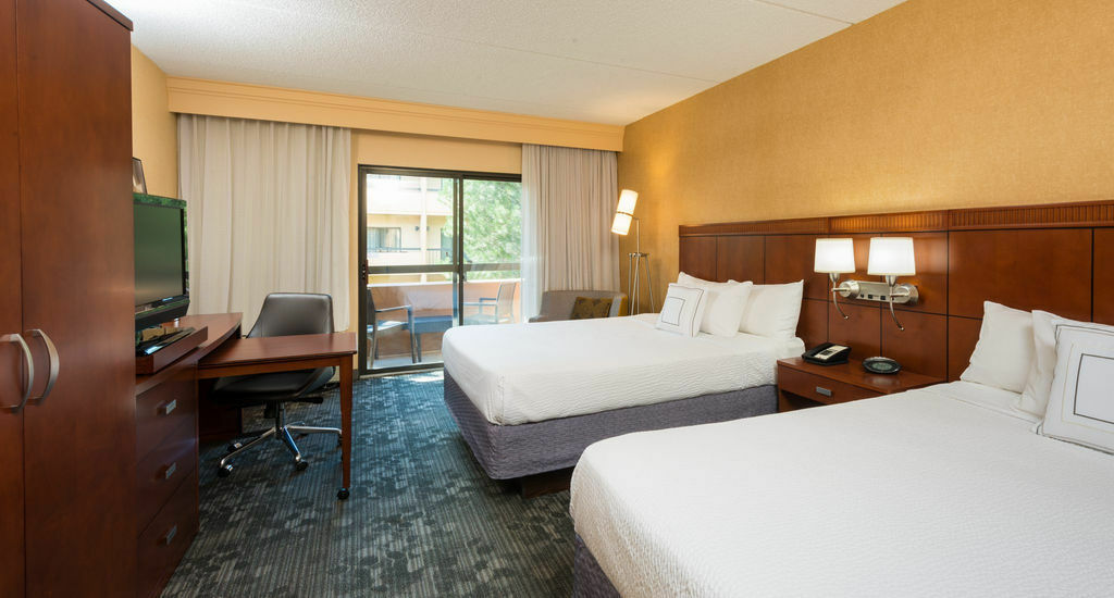 Отель Courtyard Chicago Wood Dale / Itasca Экстерьер фото
