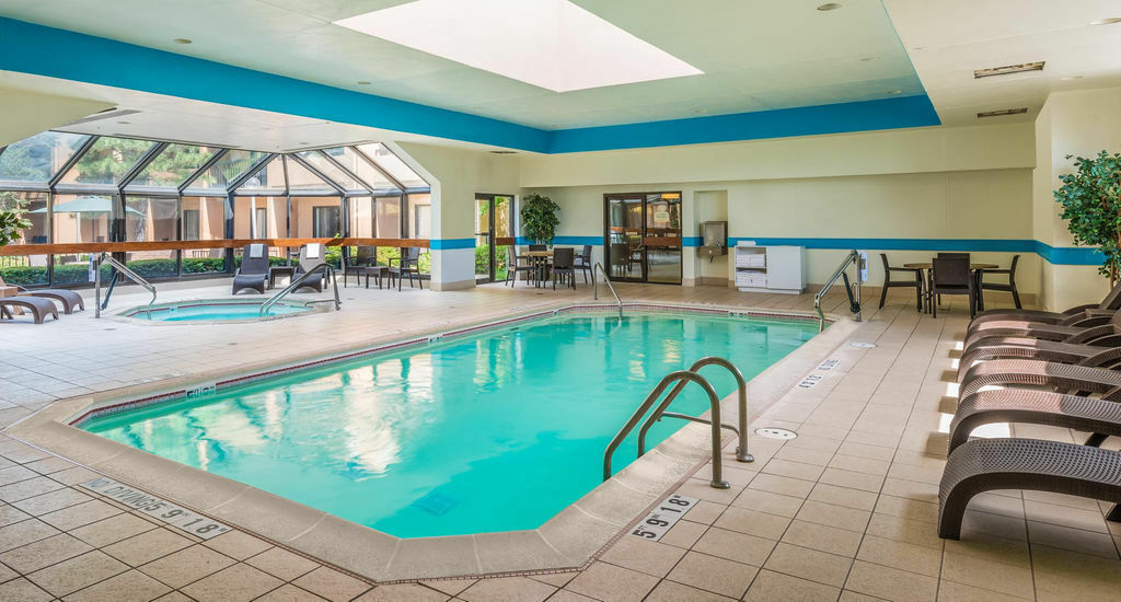 Отель Courtyard Chicago Wood Dale / Itasca Экстерьер фото